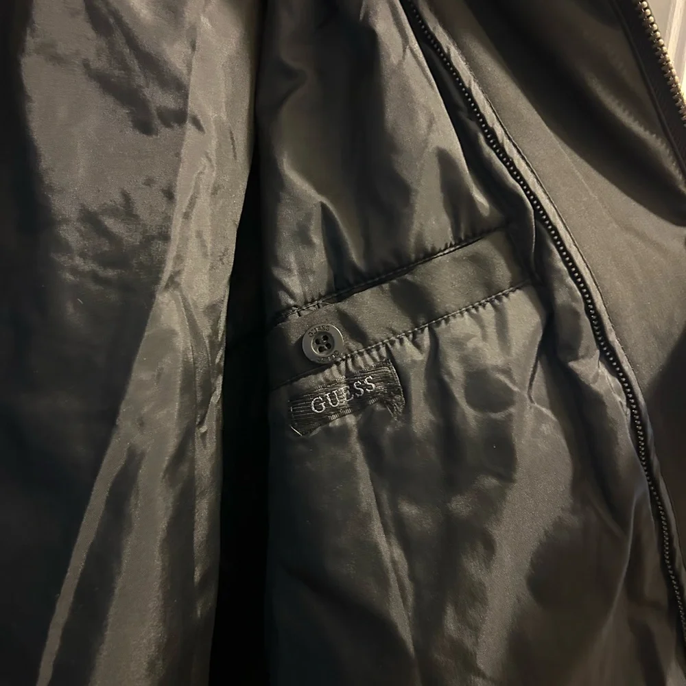 Guess men’s zip front Jacket - Picture 5 of 5